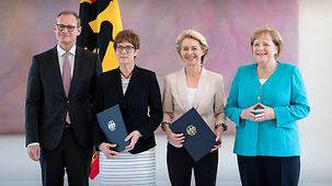Michael Müller, Annegret Kramp-Karrenbauer, Ursula von der Leyen and Chancellor Angela Merkel at Schloss Bellevue