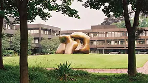 The Federal Chancellery forecourt in Bonn with the sculpture "Large Two Forms"