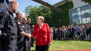 Bundeskanzlerin Angela Merkel beim Rundgang anlässlich des Tags der offenen Tür der Bundesregierung.