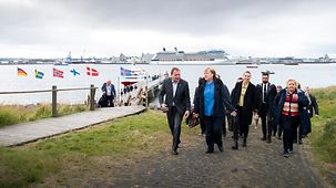 Bundeskanzlerin Angela Merkel mit Mitgliedern des nordischen Rates.