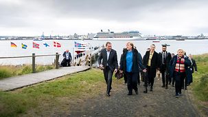 Bundeskanzlerin Angela Merkel in Island neben Stefan Löfven, Schwedens Ministerpräsident, bei einem Treffen des Norischen Rats.