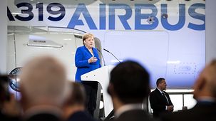 Bundeskanzlerin Angela Merkel spricht bei der Nationalen Konferenz "Luftfahrtstandort Deutschland".