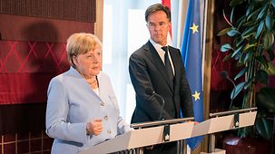 Bundeskanzlerin Angela Merkel und Mark Rutte, Ministerpräsident der Niederlande, bei einer Pressekonferenz des Deutsch-Niederländischen Klimakabinetts.. 