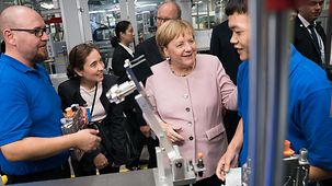 Bundeskanzlerin Angela Merkel besucht das Unternehmen Webasto.