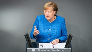 Bundeskanzlerin Angela Merkel bei einer Rede zum Haushaltsgesetz 2020 im Deutschen Bundestag. 