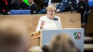 Bundeskanzlerin Angela Merkel spricht bei der Verleihung des Staatspreises Nordrhein-Westfalens.RW 