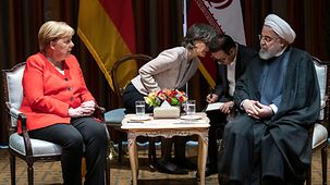 Bundeskanzlerin Angela Merkel im Gespräch mit Irans Präsident Hassan Rohani.