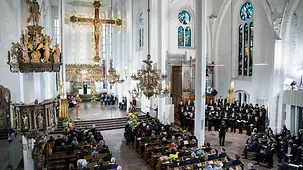 Blick in die vollbesetzte St. Nikolaikirche.
