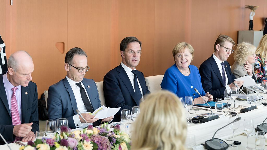 La chancelière fédérale Angela Merkel et le premier ministre Mark Rutte lors des consultations intergouvernementales à la Chancellerie fédérale