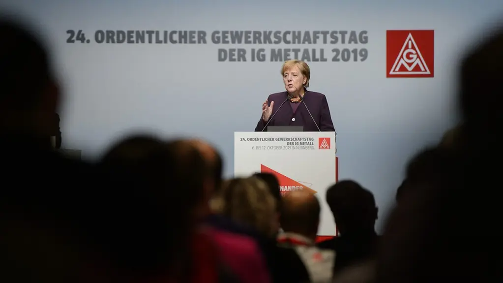 Bundeskanzlerin Angela Merkel spricht beim Gewerkschaftstag der IG Metall.