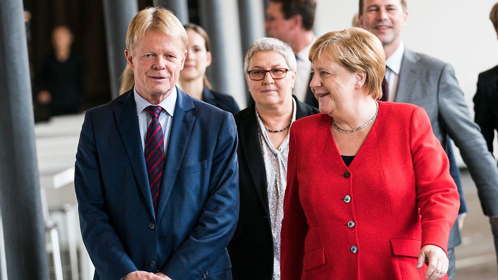 Photo shows Chancellor Angela Merkel and Reiner Hoffmann, President of the German Confederation of Trade Unions
