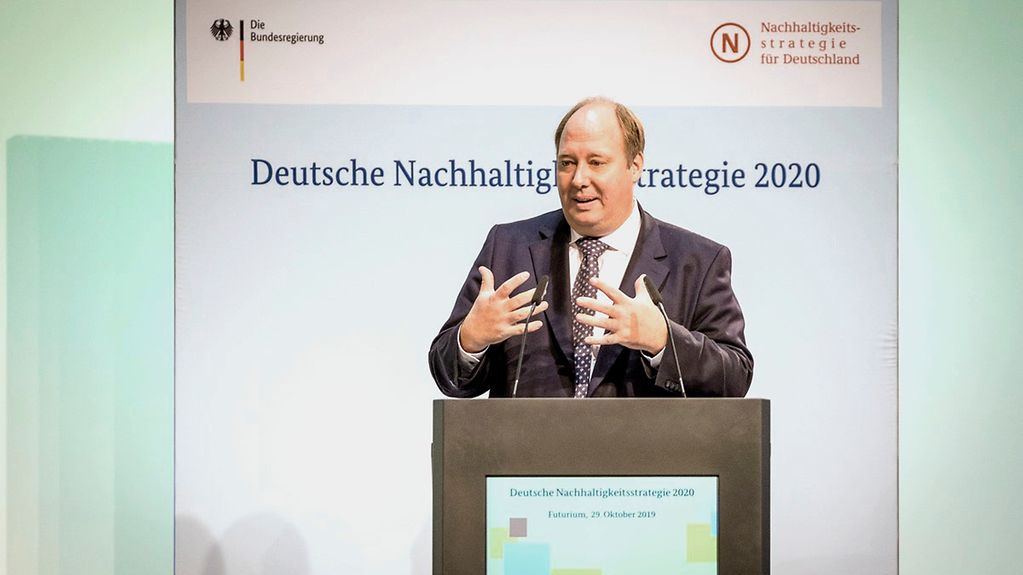 Helge Braun, Bundesminister für besondere Aufgaben und Chef des Bundeskanzleramtes, spricht zu Beginn des Nachhaltigkeitsgipfels.