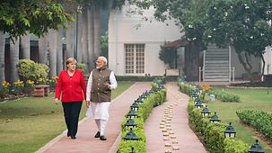 Angela Merkel visite en compagnie de Narendra Modi, premier ministre de l’Inde, la dernière résidence du Mahatma Gandhi