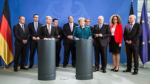 Bundeskanzlerin Angela Merkel und Olaf Scholz, Vizekanzler und Bundesminister der Finanzen, bei einer gemeinsamen Pressekonfernz.