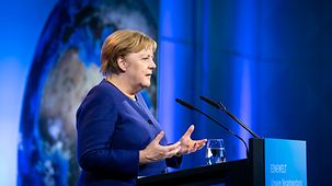 Bundeskanzlerin Angela Merkel spricht bei der Auftaktveranstaltung der SDG-Kampagne des BMZ.