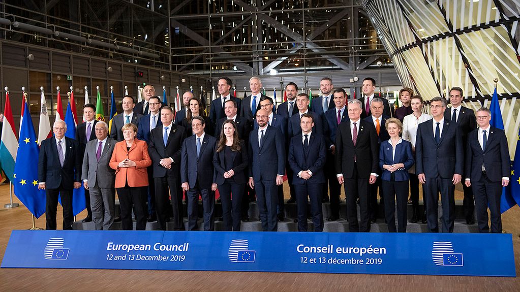 Photo de groupe des chefs d'État et de gouvernement européens à Bruxelles
