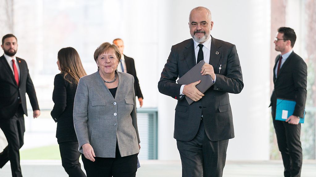 La chancelière fédérale Angela Merkel en compagnie du premier ministre albanais Edi Rama