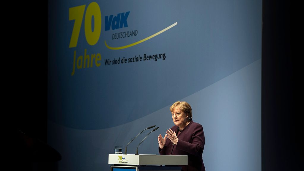 Kanzlerin Merkel bei ihrer Rede anlässlich des 70. Jahrestags der Gründung des Sozialverbands VdK Deutschland