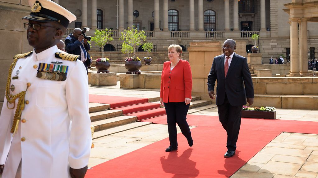 La chancelière Angela Merkel aux côtés de Cyril Ramaphosa, le président sud-africain