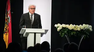 Federal President Frank-Walter Steinmeier speaks at the memorial service for the victims of the attacks in Hanau.