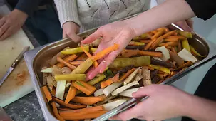 Eine Schüssel mit Rohkost