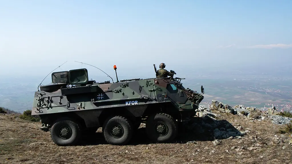 Foto zeigt einen Transportpanzer