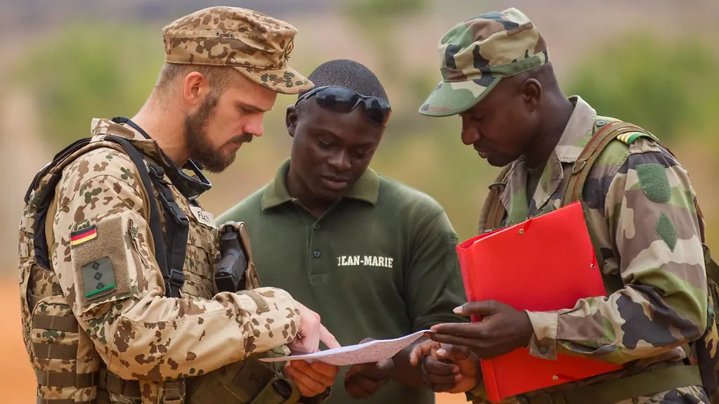 Foto zeigt einen Bundeswehrausweis