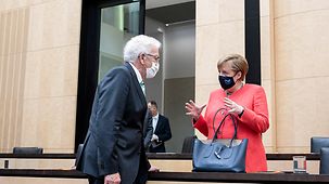 Bundeskanzlerin Angela Merkel mit Mundschutz im Bundesrat.
