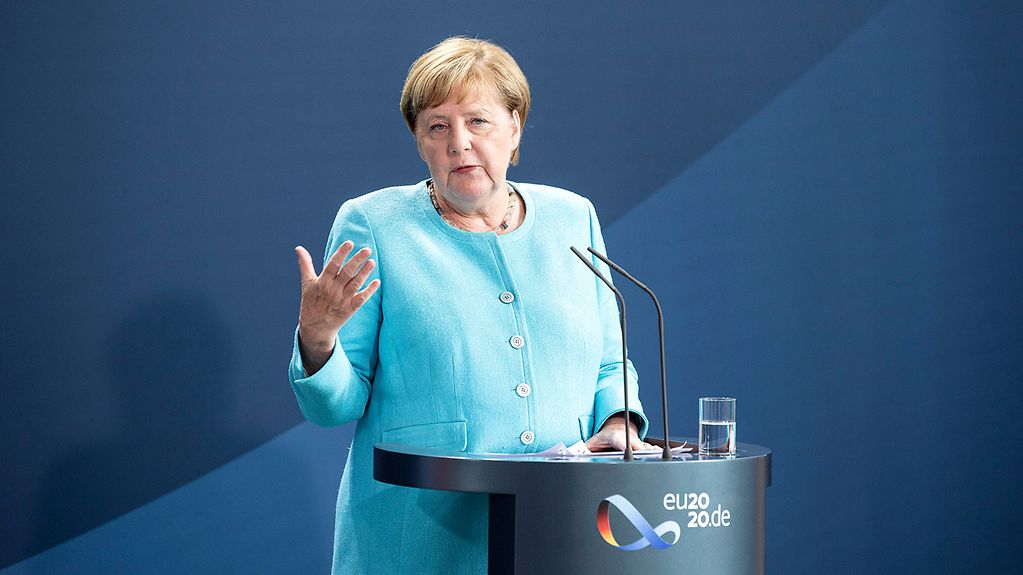 Bundeskanzlerin Angela Merkel spricht während einer Pressekonferenz.