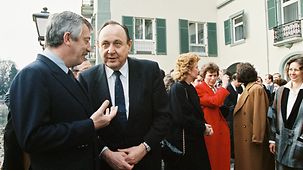 05.03.1988: Außenminister Hans-Dietrich Genscher mit dem dänischen Außenminister Uffe Ellemann-Jensen.