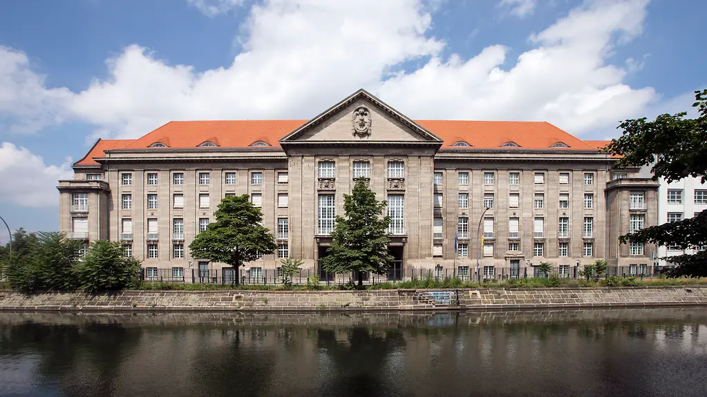 Gebäudeansicht Bundesministerium der Verteidigung