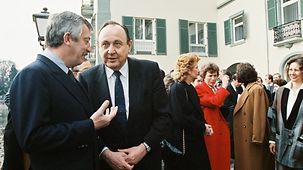 Le 5 mars 1988 : le chef de la diplomatie allemande Hans-Dietrich Genscher en compagnie du ministre danois des Affaires étrangères Uffe Ellemann-Jensen