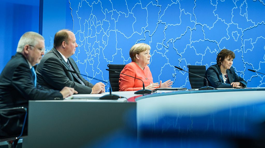 Bundeskanzlerin Angela Merkel während der Web-Kommunalkonferenz „Corona vor Ort – Herausforderungen für den Öffentlichen Gesundheitsdienst bei der Bewältigung der Corona-Pandemie“.