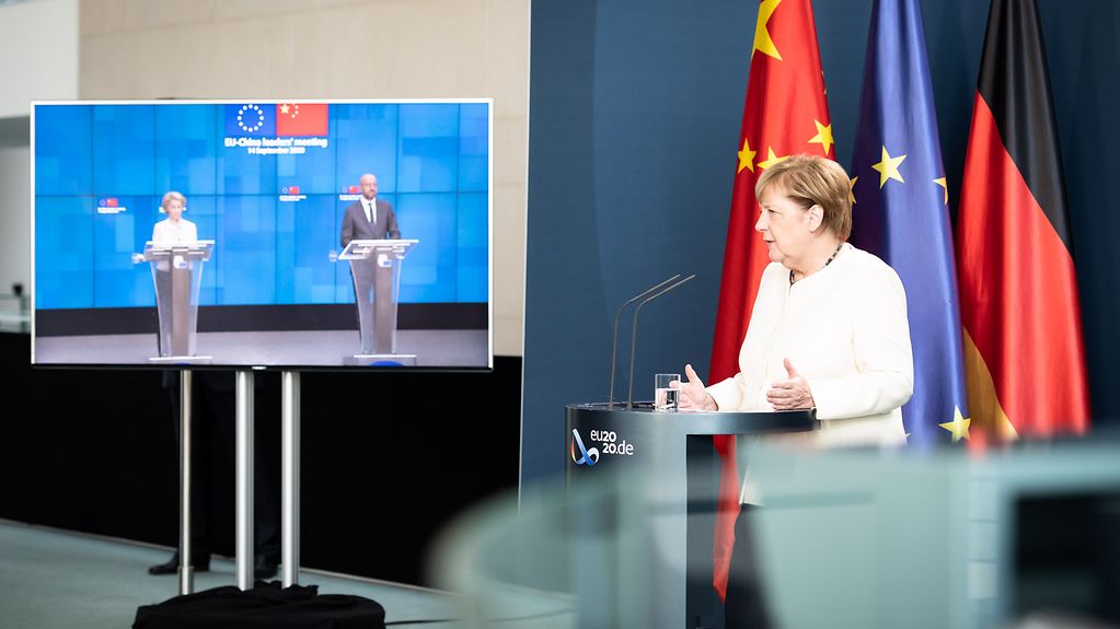 Bundeskanzlerin Angela Merkel gibt eine virtuelle Pressekonferenz mit Charles Michel und Ursula von der Leyen