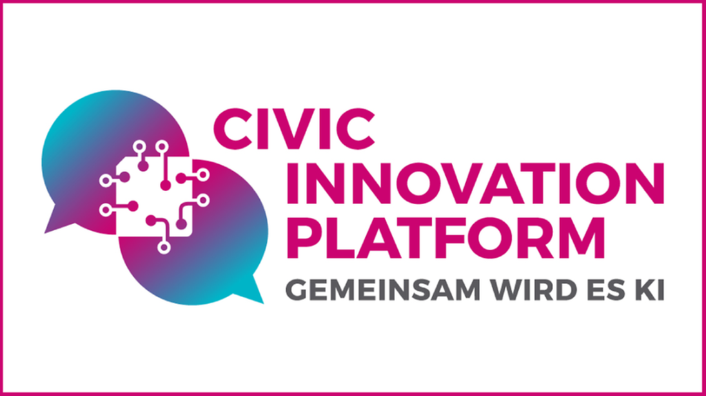 Civic Innovation Plattform gegründet: Das Bild zeigt eine Frau, die auf eine Glasscheibe schaut, auf der ein Netz aus Linien zu sehen ist.