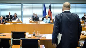 Peter Altmaier, Bundesminister für Wirtschaft und Energie, kommt zu einer Kabinettssitzung.