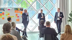 Vorstellung der Arbeitsgruppenergebnisse beim Expertengespräch zur Digitalen Bildungstransformation