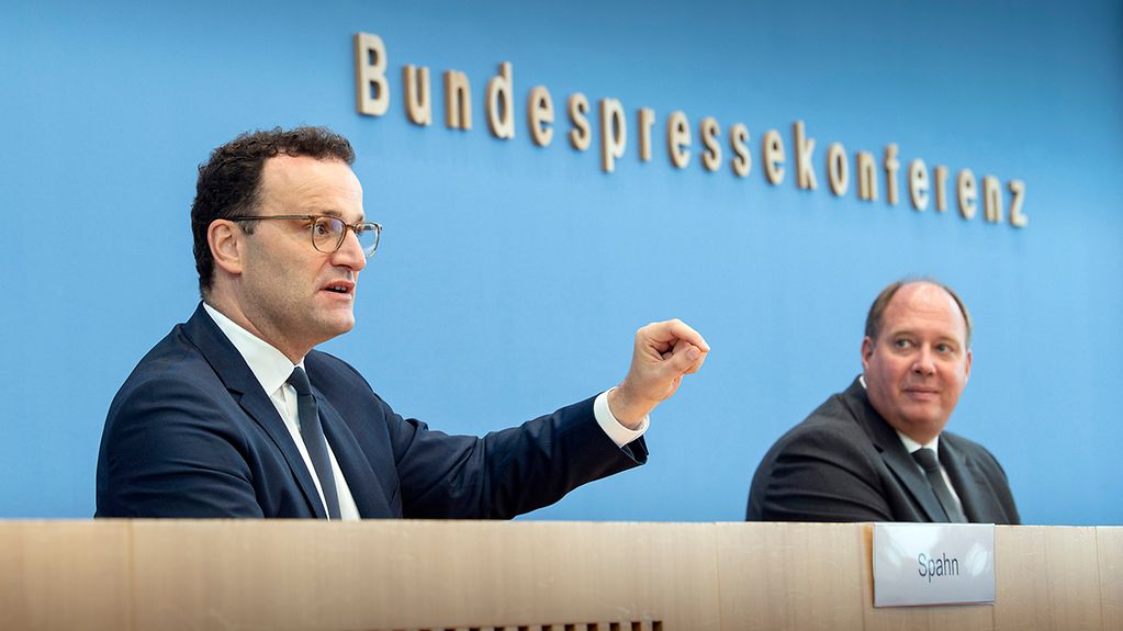 Federal Minister of Health Jens Spahn (at left) and Helge Braun, Head of the Federal Chancellery, on Wednesday in Berlin