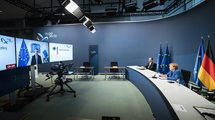 Bundeskanzlerin Angela Merkel bei einer Videokonferenz anlässlich einer Plenarsitzung des Europäischen Ausschusses der Regionen (AdR) in Brüssel.