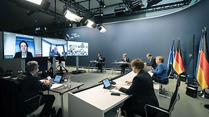 Bundeskanzlerin Angela Merkel während einer Videokonferenz mit Bürgermeistern deutscher Städte.