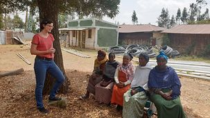 Andrea Rüdiger talks with women farmers in Ethiopia.