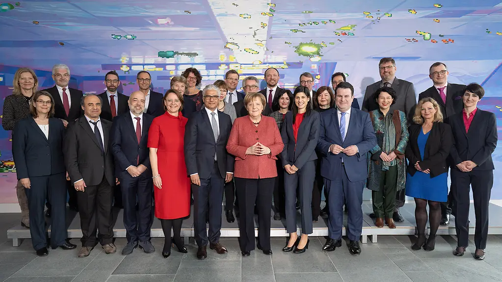 Fachkommission mit Bundeskanzlerin