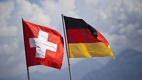 Flaggen von Deutschland und Schweiz