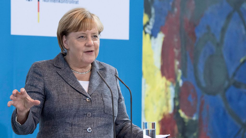 Bundeskanzlerin Angela Merkel spricht bei der Veranstaltung „10 Jahre nationaler Normenkontrollrat“.