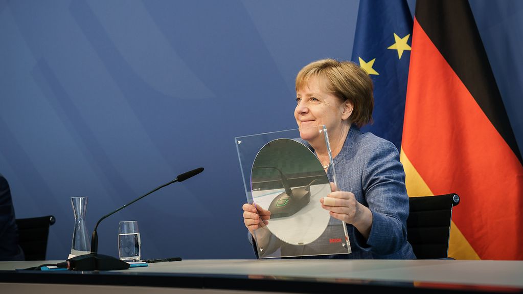 Bundeskanzlerin Angela Merkel anlässlich der virtuellen Eröffnung einer Halbleiter-Fabrik der Robert-Bosch GmbH in Dresden.