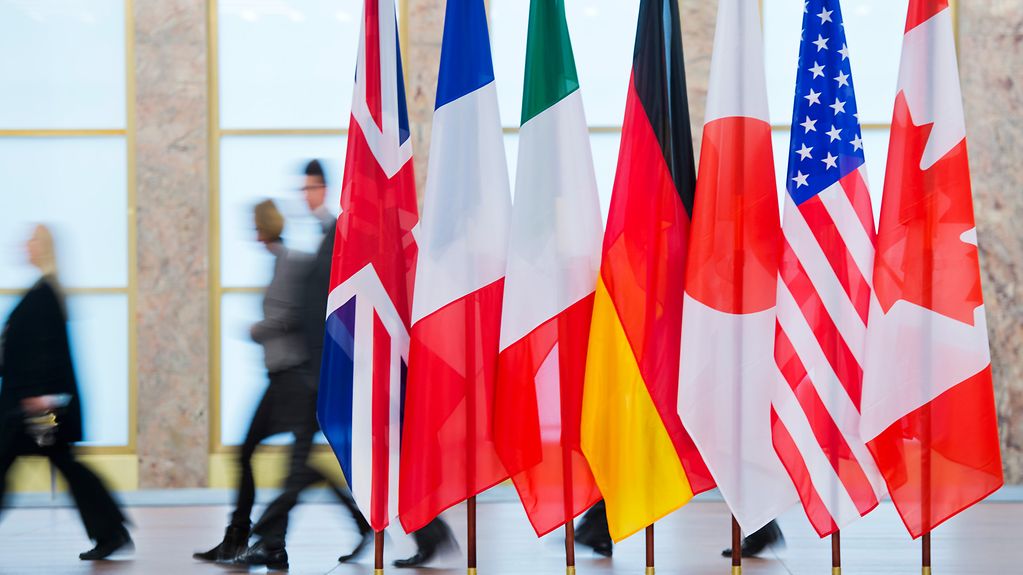 Flaggen der G7-Teilnehmerstaaten