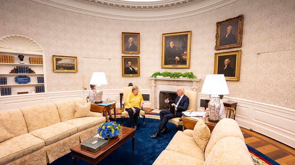 La chancelière fédérale et le président américain au bureau Ovale