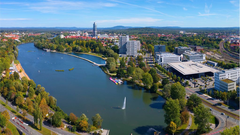 Bild aus der Vogelperspektive auf den Wöhrder See in Nürnberg.