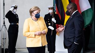 Bundeskanzlerin Angela Merkel im Gespräch mit Cyril Ramaphosa, Südafrikas Präsident, anlässlich der Konferenz zum "G20 Compact with Africa".