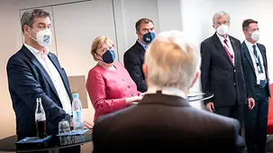 Bundeskanzlerin Angela Merkel beim Besuch im Max-Planck-Institut für Quantenoptik.